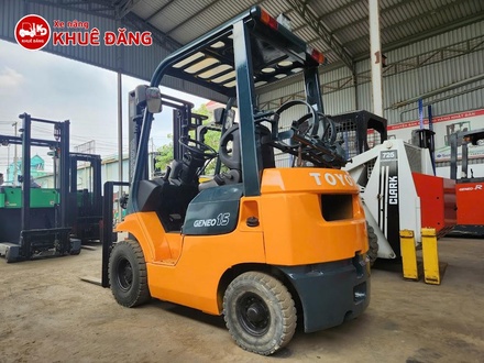 Xe nâng xăng gas 1.5 tấn Toyota 7FG15 chất lượng cao