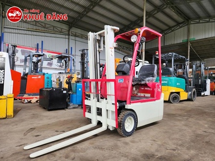 Xe nâng điện mini ngồi lái 700kg Toyota Nhật Bản